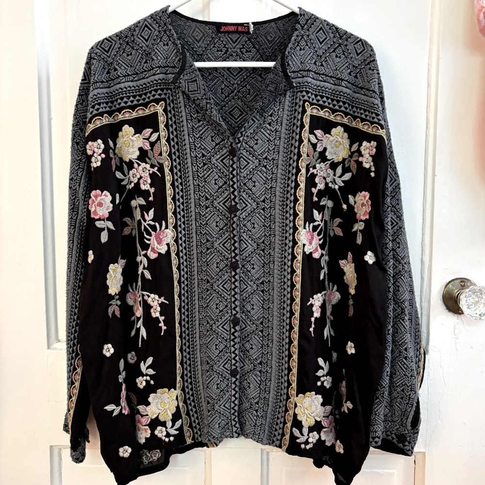 JOHNNY WAS Embroidered Button Front Blouse